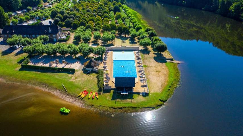 Location de vacances pour 6 personnes, avec piscine et jardin, animaux acceptés à Saint-Martial-Entraygues - 3