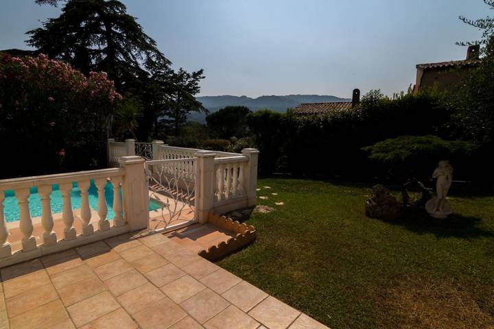 Location de vacances pour 10 personnes, avec piscine et jardin, adapté aux familles à La Roquette-sur-Siagne - 4