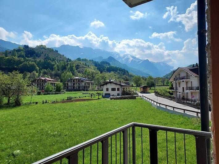Gîte pour 8 personnes, avec Balcon ainsi que Terrasse et Vue à Entracque