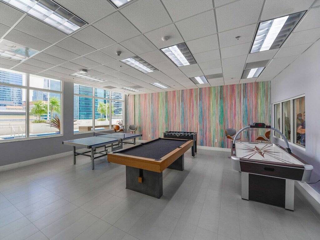 Ganze Wohnung, The Club 3222 · Luxury⛱King bed swimming pool Jacuzzi Gym gameroom in Miami, Florida