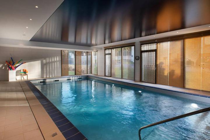 Appart’hôtel pour 2 personnes, avec terrasse et sauna ainsi que piscine et vue, animaux acceptés à Amiens