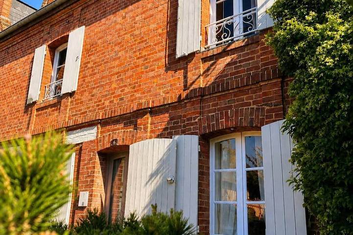 Location de vacances pour 12 personnes, avec Terrasse et Jardin à Beuvron-en-Auge