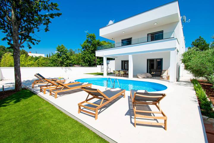 Villa pour 6 personnes, avec jardin ainsi que terrasse et piscine à Barbariga - 4