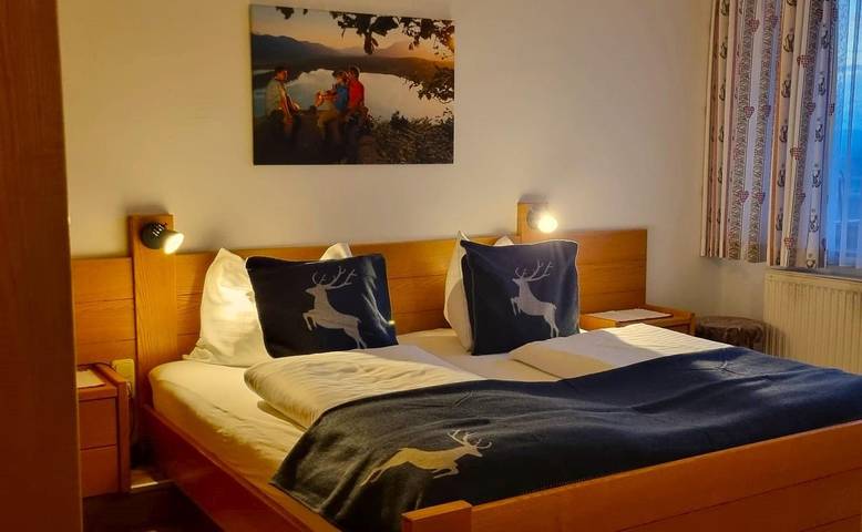 Hotel für 2 Personen, mit Balkon und Garten sowie Seeblick in Finkenstein am Faaker See - 4