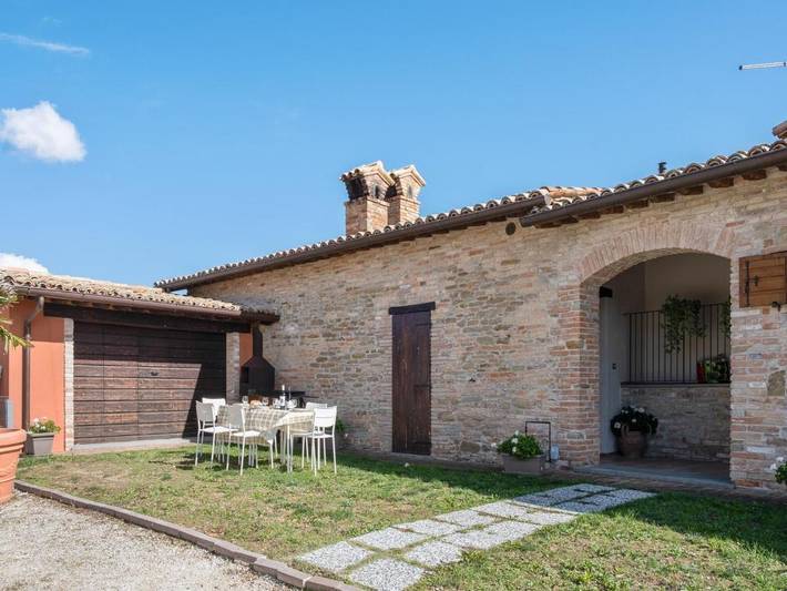 Location de vacances pour 3 personnes, avec piscine ainsi que terrasse et jardin à Sant'Angelo in Vado - 3