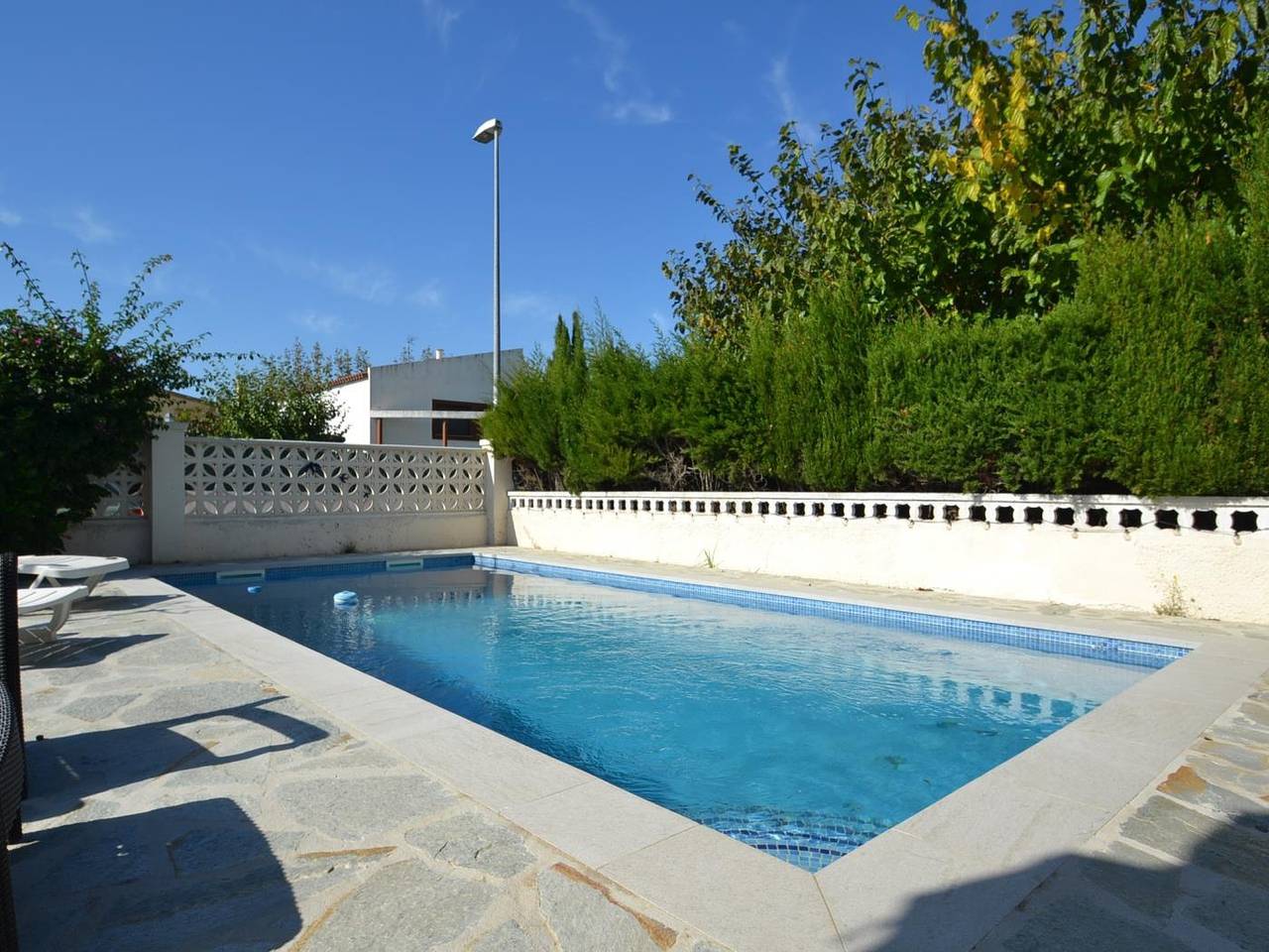 Casa Olivera avec la piscina privée à Riumar , Espagne in Riumar, Delta de l'Ebre