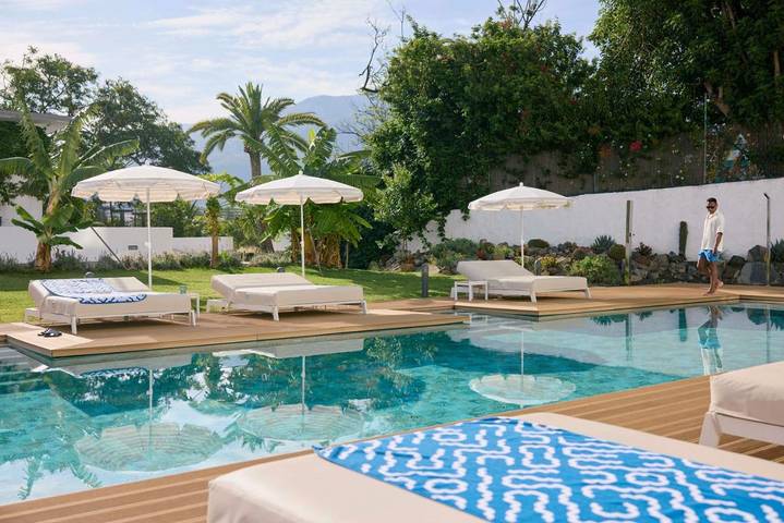 Hôtel pour 2 personnes, avec Balcon et Terrasse ainsi que Jacuzzi et Jardin