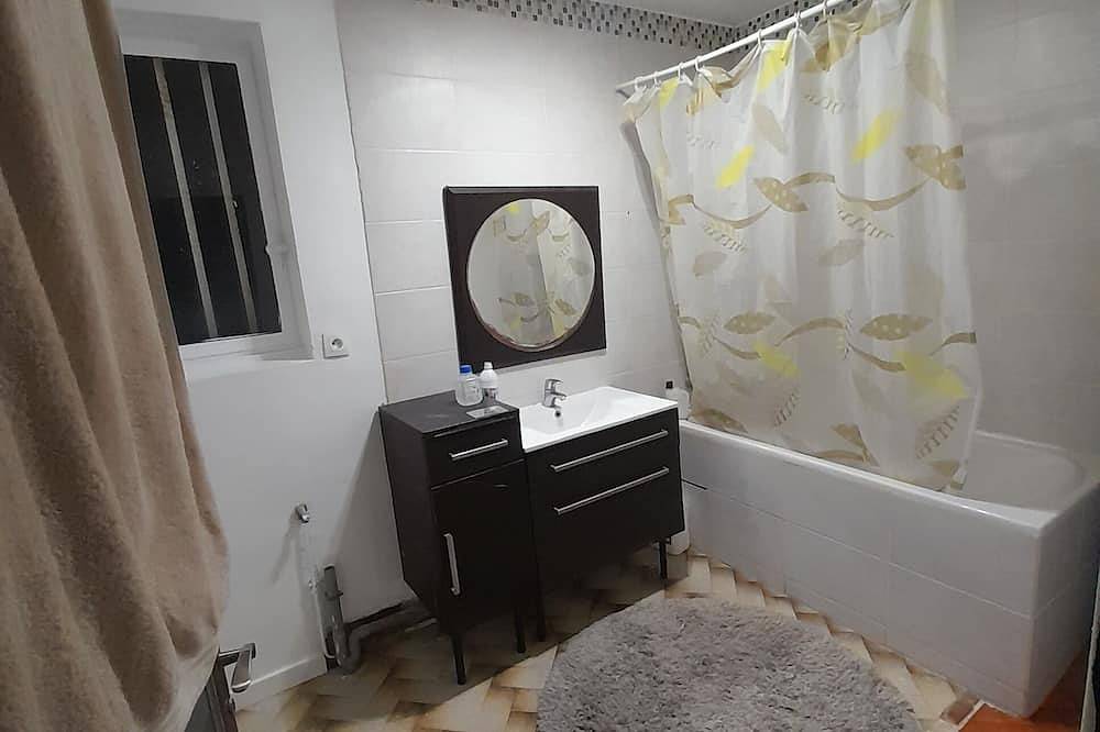 Appartement entier, Chambre avec 2 lits simples in Vénissieux, Lyon et ses environs