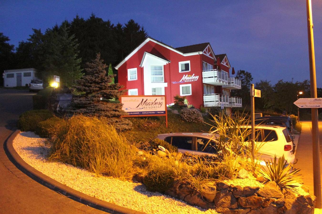 Ganze Ferienwohnung, Appartement in Schalkenmehren mit Schönem Balkon in Schalkenmehren, Vulkaneifel