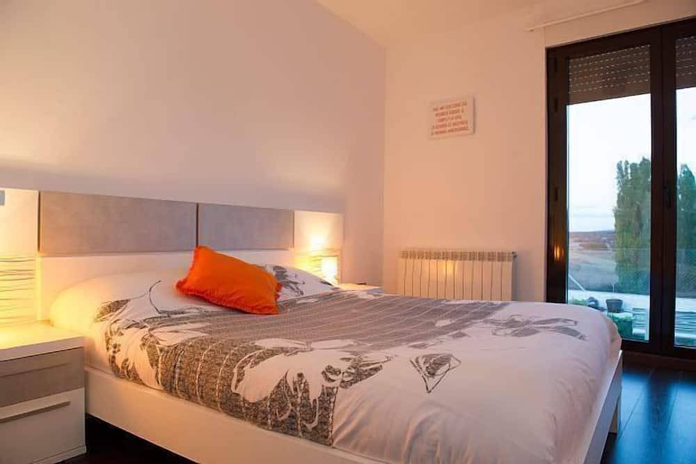 Holiday accommodation La Espiga for 6 people in Cortos, Tolbaños