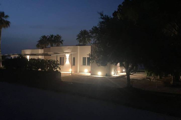 Heavenseahome, villa con vista mare, ampi spazi e tranquillità. Animali ammessi. in Costa Saracena, Augusta (comune)