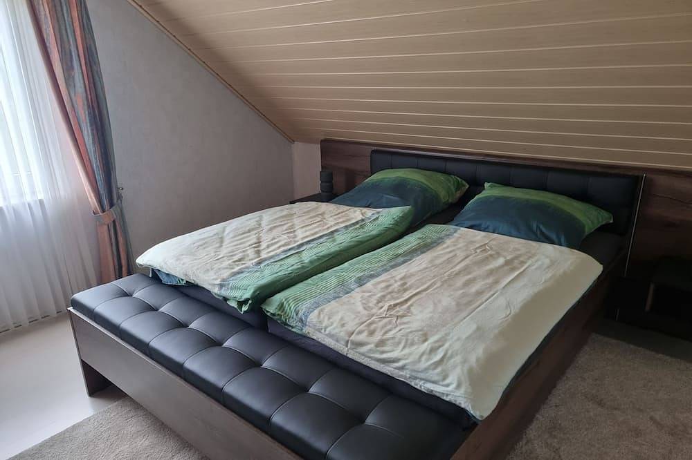 Ganze Wohnung, Gemütliche Ferienwohnung mit Balkon in Bad Salzdetfurth, Landkreis Hildesheim