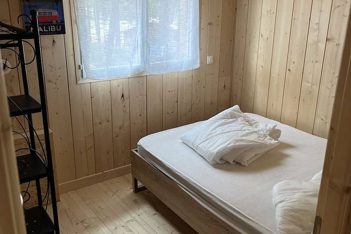 Maison en bois proche de l'océan dans lotissement clos. in Carcans Plage, Carcans