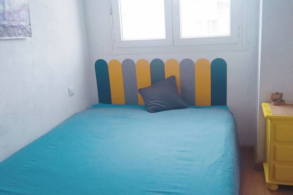 Ganze Wohnung, Room and bathroom for private use in Parla, Madrid Province