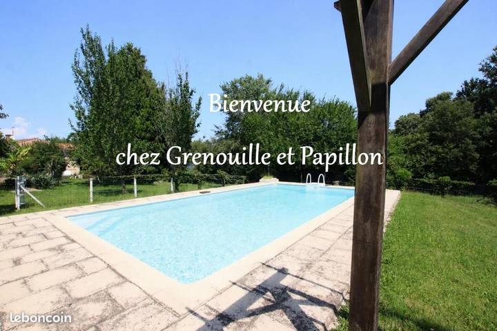 Location de vacances pour 5 personnes, avec Terrasse ainsi que Jardin et Piscine à Chalagnac