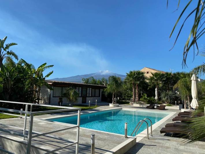Ferienhaus für 6 Personen, mit Terrasse und Garten sowie Pool und Ausblick