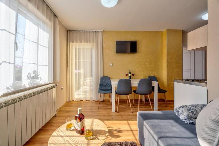 Appartement de vacances pour 5 personnes, avec terrasse et jardin, animaux acceptés