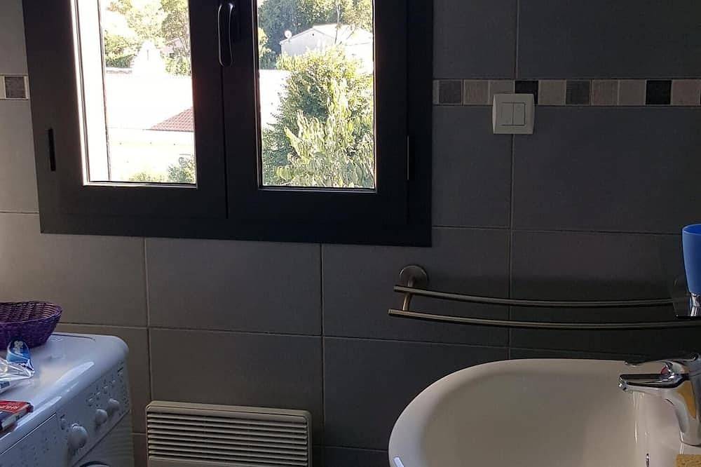 Apartamento entero, Apartamento T2 con vistas al mar de 45m2 + 15m2 de terraza - Haute Corse in Folelli, Penta-di-Casinca