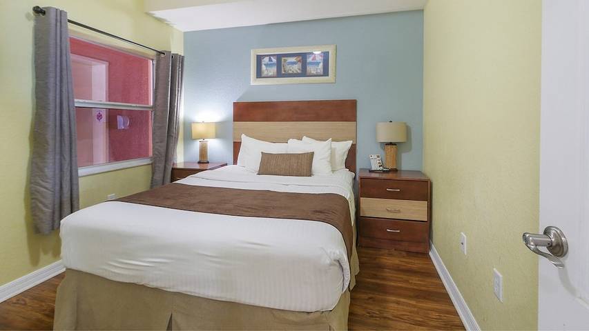 Vacation rental for 6 people, with balcony and hot tub in Treasure Island