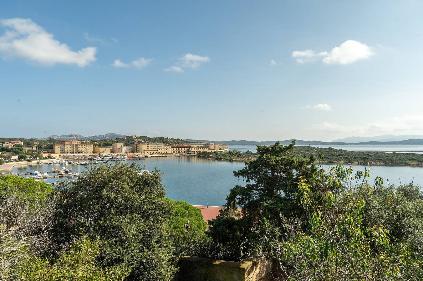Casa vacanze 'Le Giare' con vista mare, Wi-Fi, aria condizionata e balcone in Parco Nazionale dell'Arcipelago di La Maddalena, Isola della Maddalena