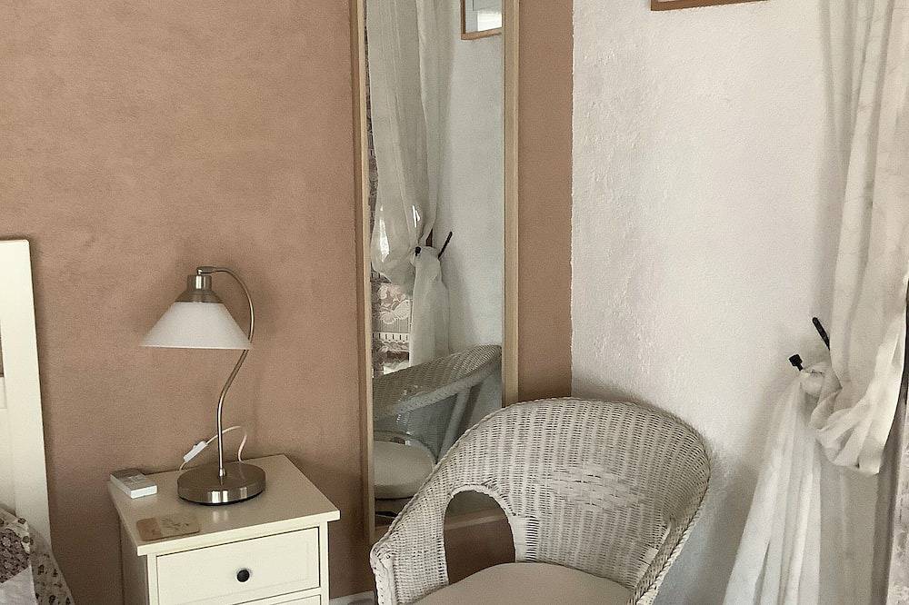 Mas with converted barn, unique pool, paradise found! in Perpignan, Mittelmeerküste (Frankreich)