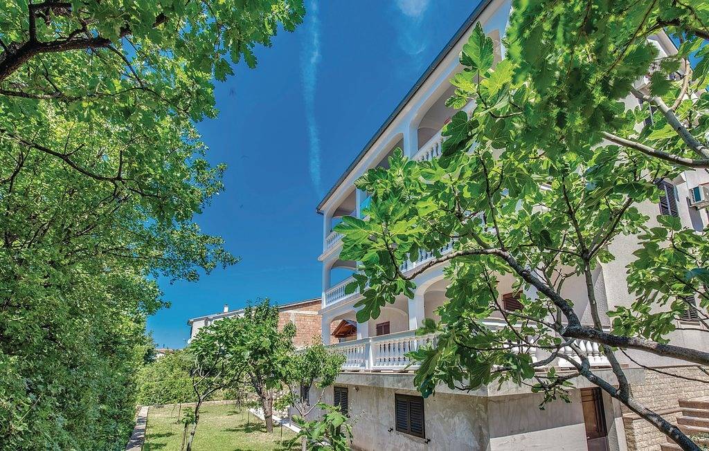Ganze Wohnung, 2-Zimmer-Ferienwohnung mit Terrasse und Meerblick Novi Vinodolski A-15946-b in Novi Vinodolski, Primorje-Gorski Kotar