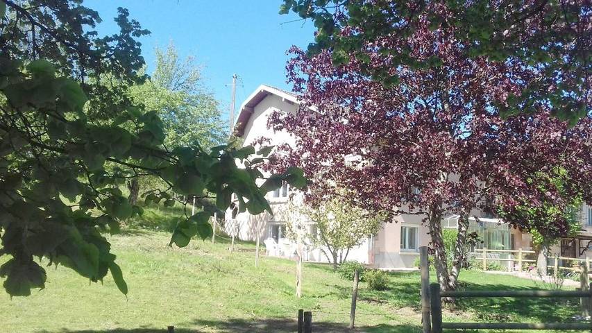 Location de vacances pour 8 personnes, avec Terrasse ainsi que Jardin et Vue à Ronchamp
