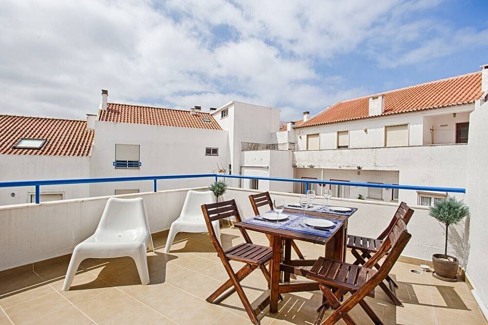 Entire apartment, Ericeira Terrace Apartment (C70) in Praia dos Pescadores (Ericeira), Ericeira