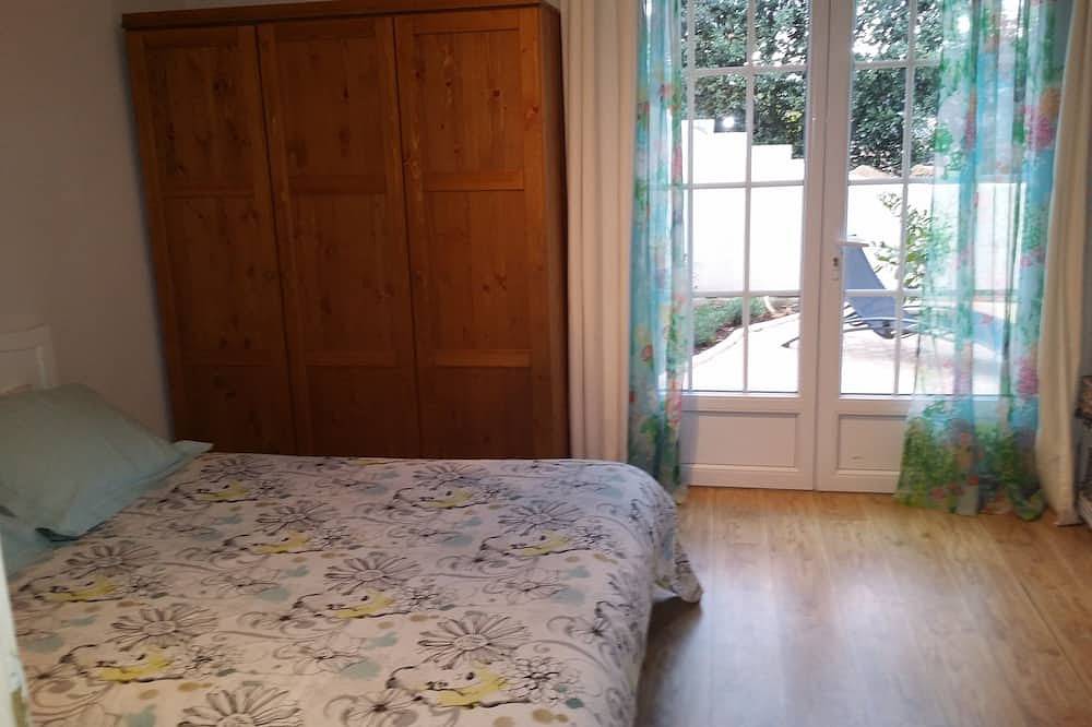 Ruhige Villa mit Pool, gepflegter Garten, in der Nähe des Dorfzentrums in Taradeau, Draguignan Region