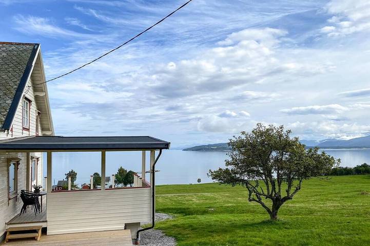 Ferienhaus für 9 Personen, mit Haustier in Vestnes