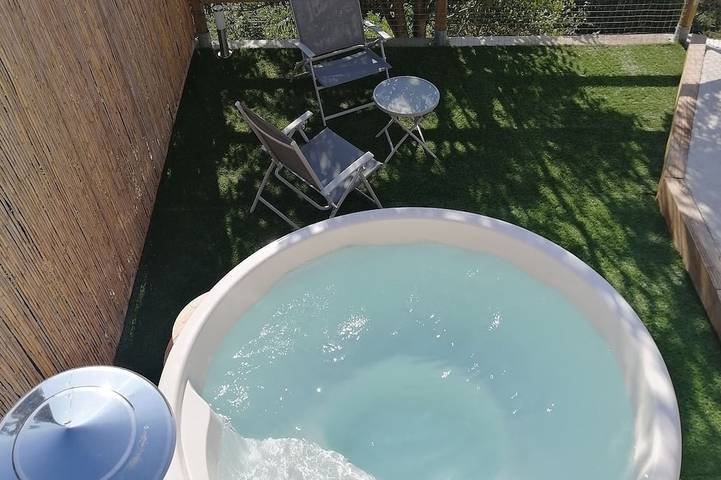 Gîte pour 10 personnes, avec jacuzzi et terrasse