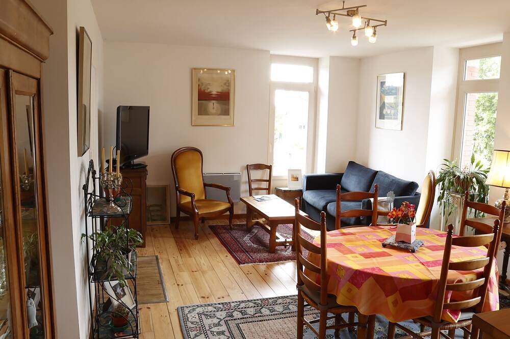 Appartement entier, Appartement Terrasse 2Min De La Baie Du Mont Saint Michel in Saint-Jean-le-Thomas, Baie du Mont-Saint-Michel