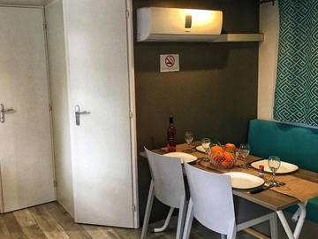 Camping pour 4 Personnes dans Noves, Région d'Arles, Photo 3