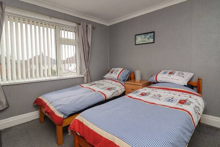 19 Slinger Road, pet friendly, with hot tub in Thornton-Cleveleys in Thornton-Cleveleys, Lancashire