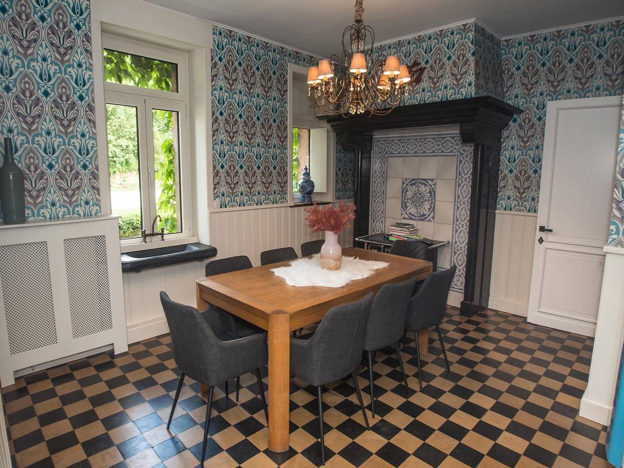 Magnificent luxury chateau in vast, park-like garden with sauna and bubble bath 's in Jamoigne, Chiny