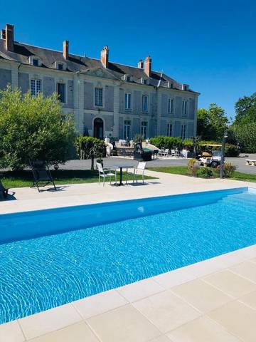 Hôtel pour 2 personnes, avec vue sur le lac et jardin ainsi que vue et piscine, animaux acceptés à Saint-Philbert-de-Grand-Lieu
