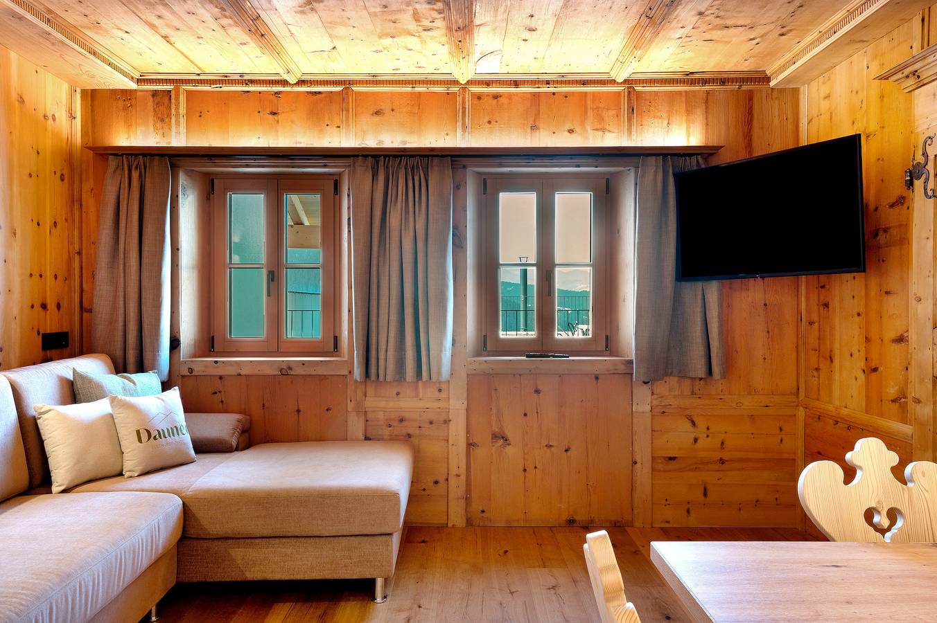 Appartement entier, Appartement 'Lën' avec vue sur les montagnes, jardin partagé et Wi-Fi in Daunei, Wolkenstein