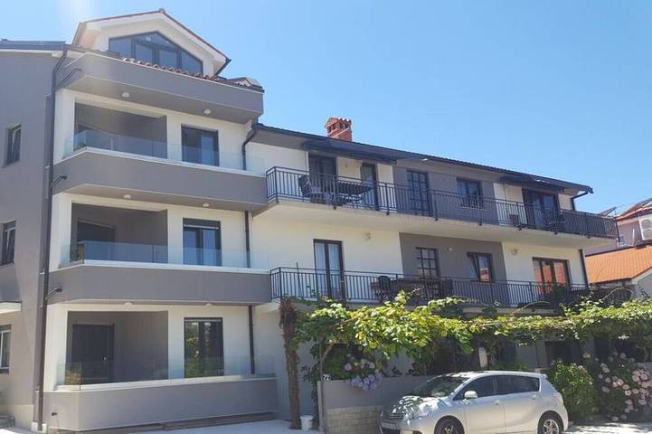 Ferienhaus für 4 Personen, mit Balkon und Garten in Fazana