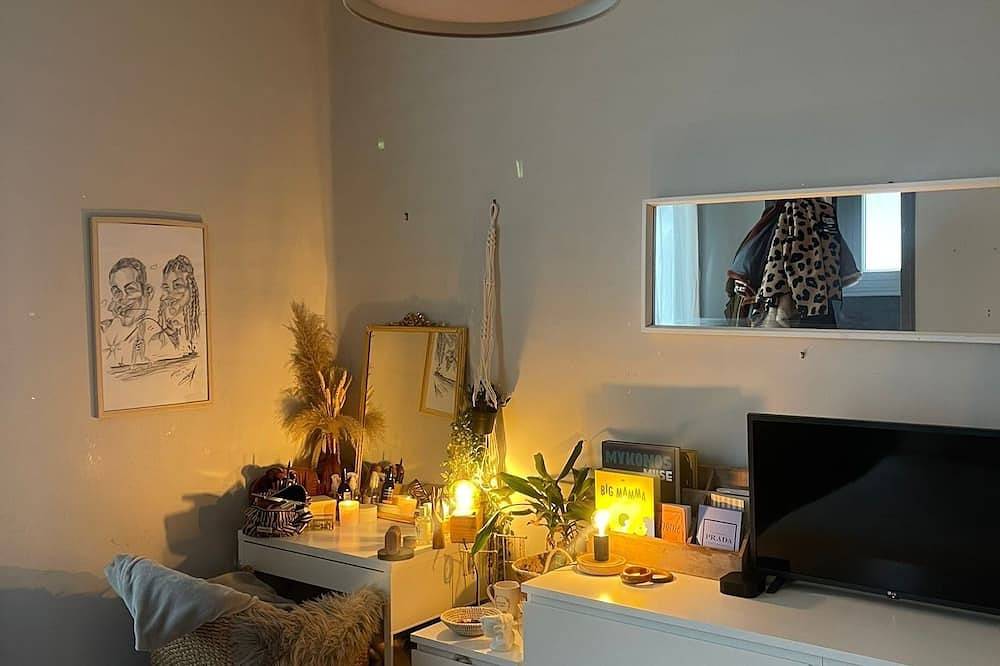 Maison Conviviale de Caractère in Colombes, Hauts-de-Seine
