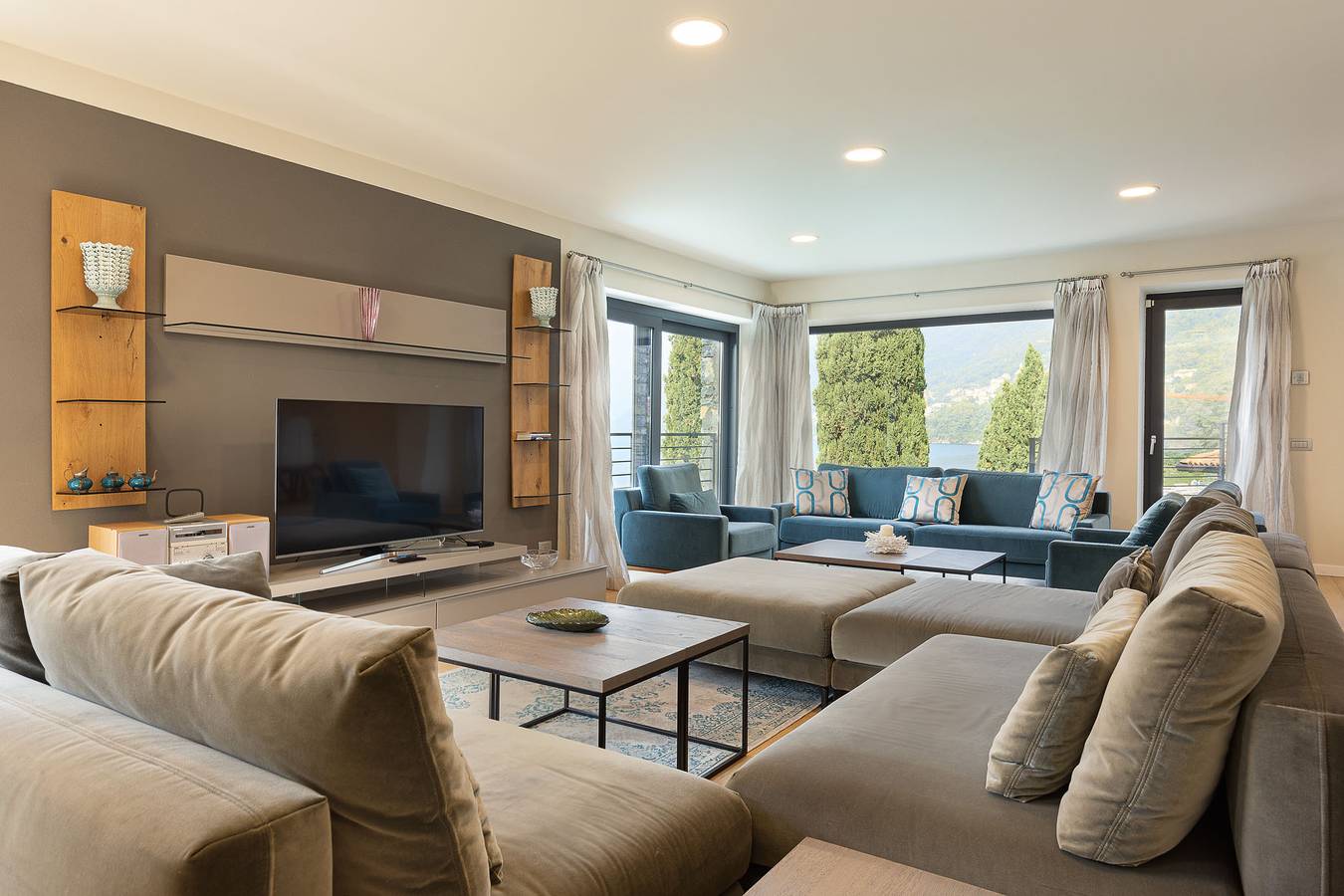 Villa for 10 personer med have in Riva (Faggeto Lario), Faggeto Lario