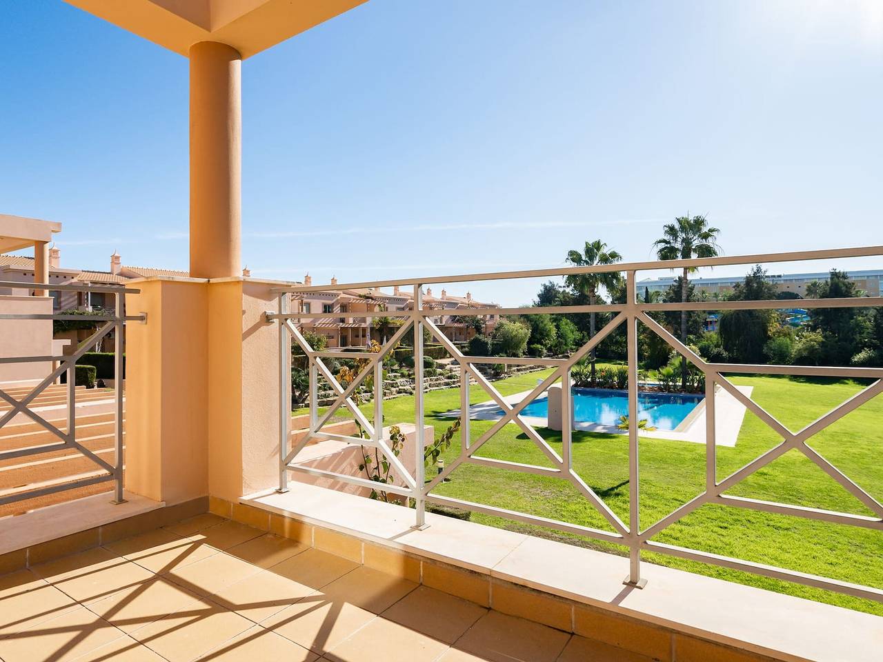 Villa mitoyenne à Albufeira avec piscine et terrasse in Albufeira, District de Faro