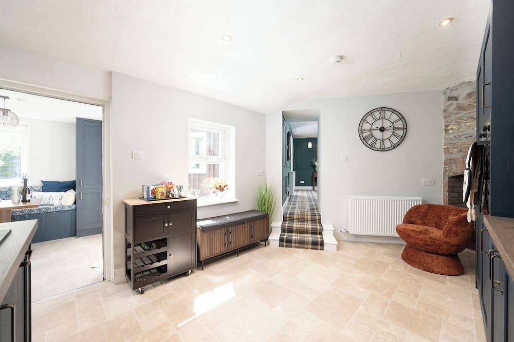 The Garden Cottage With Hot Tub, Pet Friendly! in Portsoy, Aberdeenshire