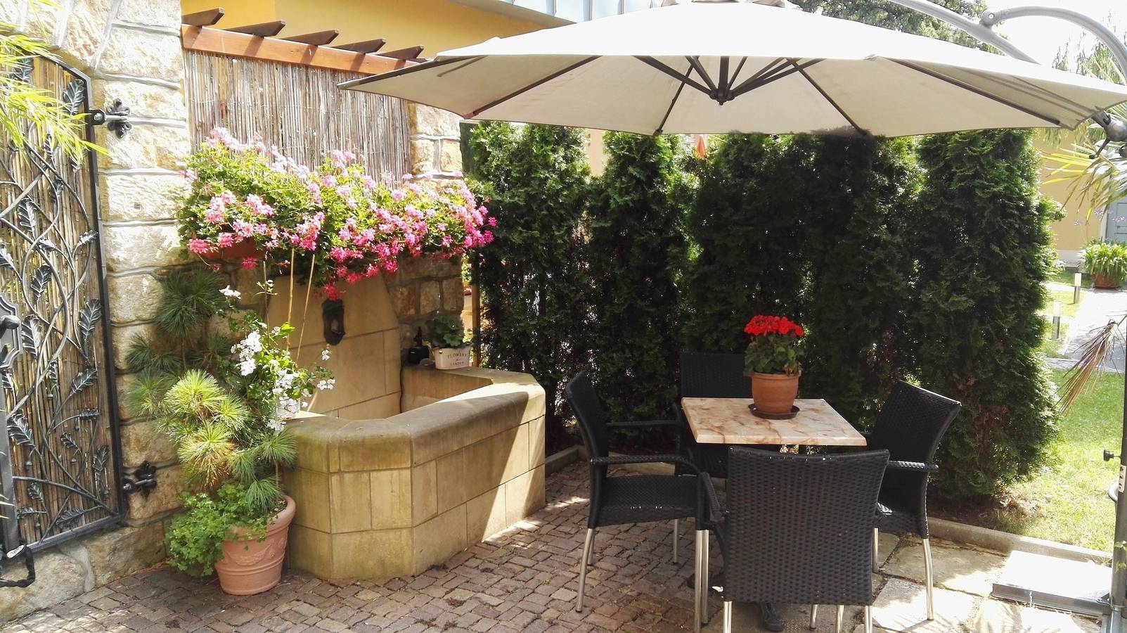 Ganze Ferienwohnung, Fewo mit 2 Bädern und 2 Schlafzimmern in Blasewitz, Dresden