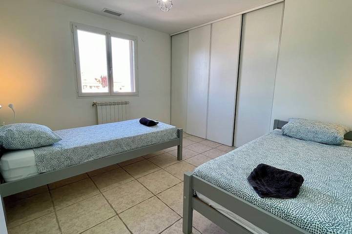 Location de vacances pour 8 personnes, avec jardin à Brouilla - 4