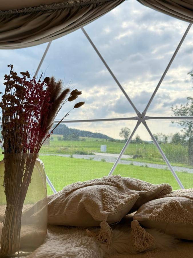 Glamping dla 4 osób, z jacuzzi i basen oraz ogród i taras na Małopolska