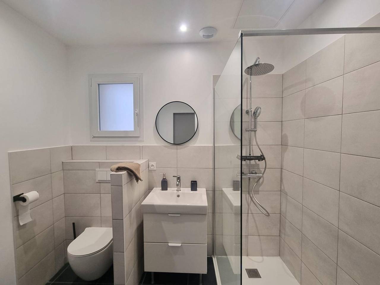 Charming cottage in Montrond-les-Bains with parking and wifi, foto 13
