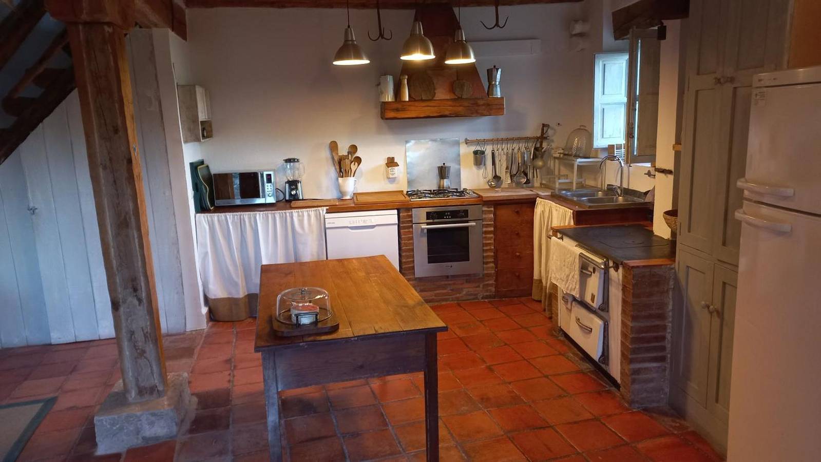Ferienhaus 'La Casa Del Herrero' mit Bergblick, privatem Garten und Wlan in Requijada, Santiuste de Pedraza