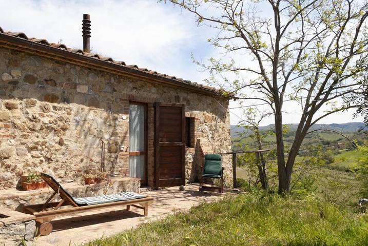 Privatzimmer für 2 Personen, mit Garten und Ausblick in Roccalbegna