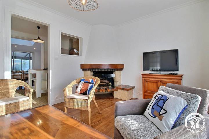 Gîte pour 6 personnes, avec piscine ainsi que jardin et terrasse à Étel - 4