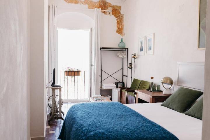 Alojamiento y desayuno para 2 personas, con terraza además de vistas al lago y vistas, Se admiten mascotas en Sierra de Cádiz - 2